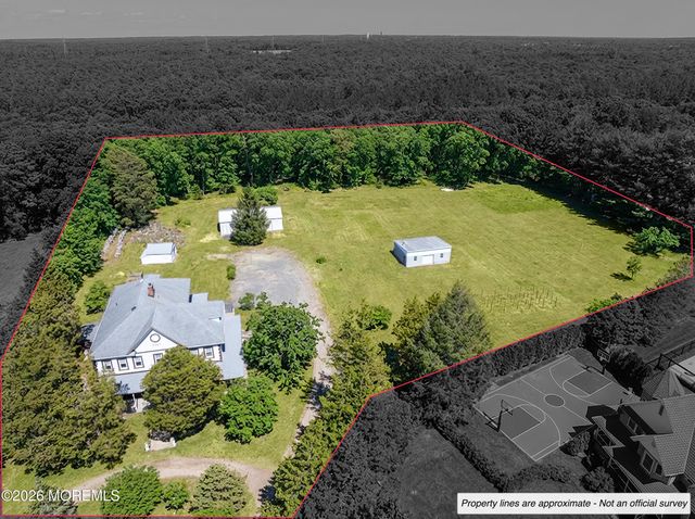 15 Hummingbird Way, Jackson, NJ 08527