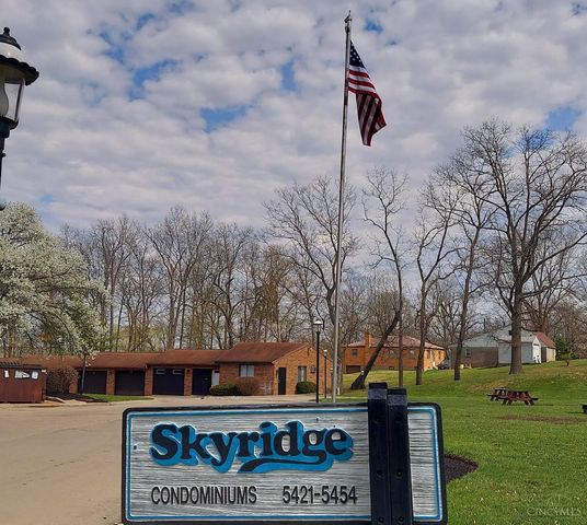 5423 Bluesky Drive, Green Twp, OH 45247