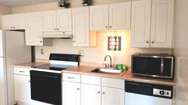 5423 Bluesky Drive, Green Twp, OH 45247