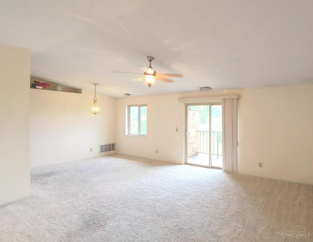 5423 Bluesky Drive, Green Twp, OH 45247