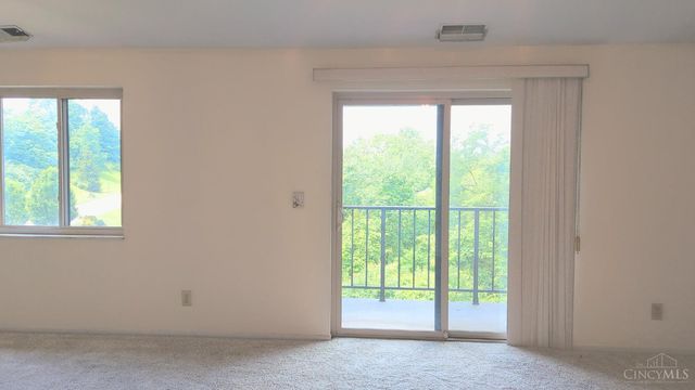5423 Bluesky Drive, Green Twp, OH 45247