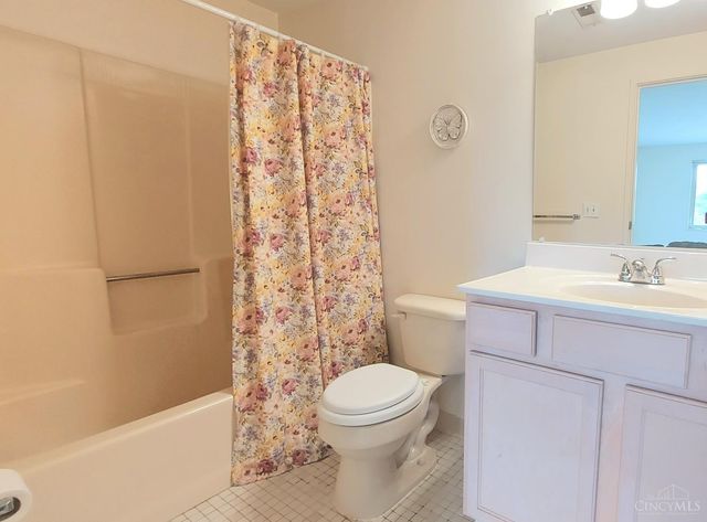 5423 Bluesky Drive, Green Twp, OH 45247