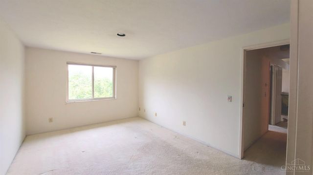 5423 Bluesky Drive, Green Twp, OH 45247