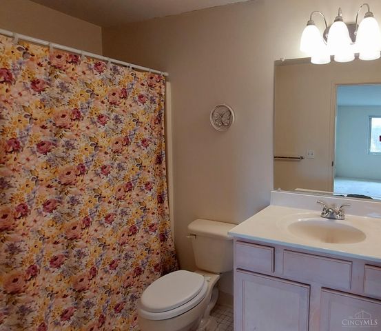 5423 Bluesky Drive, Green Twp, OH 45247