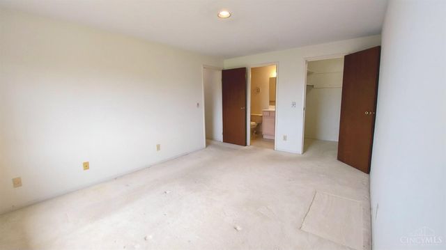 5423 Bluesky Drive, Green Twp, OH 45247
