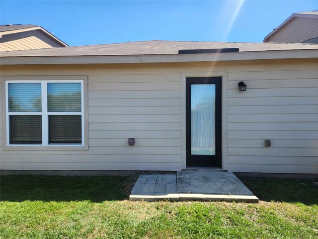 1616 Treeta TRL, Kyle, TX 78640
