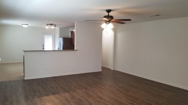 1616 Treeta TRL, Kyle, TX 78640