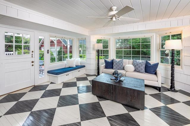 950 Camino Drive, Santa Clara, CA 95050