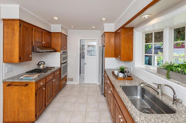 950 Camino Drive, Santa Clara, CA 95050