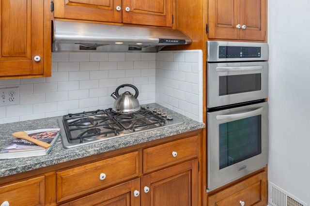 950 Camino Drive, Santa Clara, CA 95050