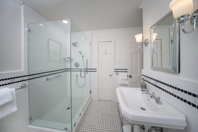 950 Camino Drive, Santa Clara, CA 95050