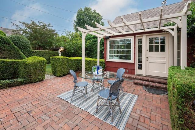 950 Camino Drive, Santa Clara, CA 95050