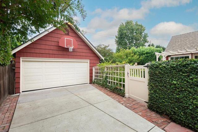 950 Camino Drive, Santa Clara, CA 95050