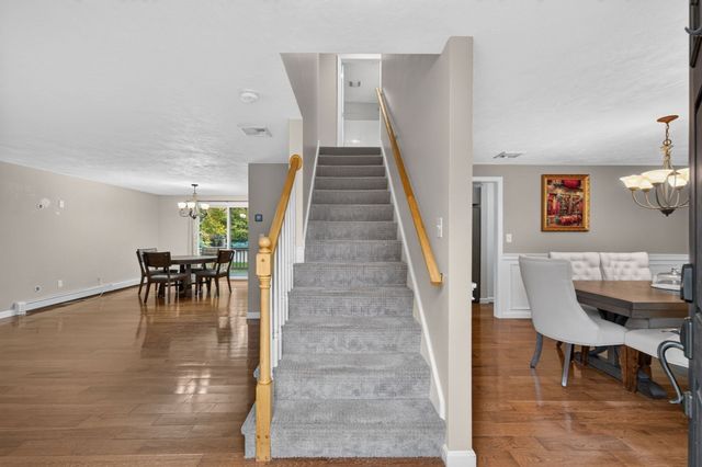 45 Metacomet Ave, Taunton, MA 02718