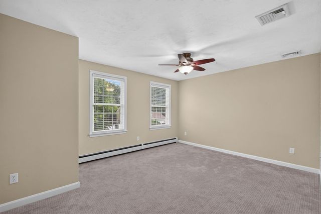 45 Metacomet Ave, Taunton, MA 02718