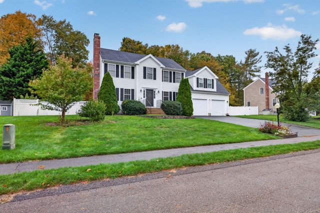 45 Metacomet Ave, Taunton, MA 02718