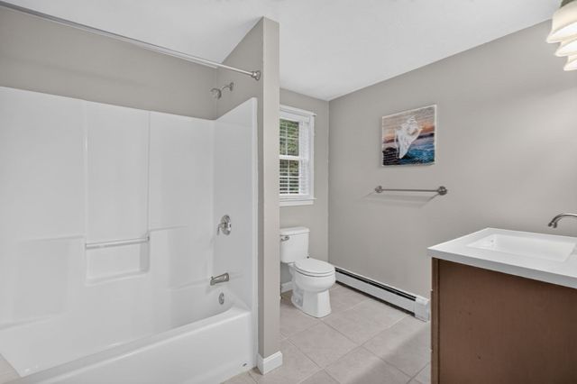 45 Metacomet Ave, Taunton, MA 02718