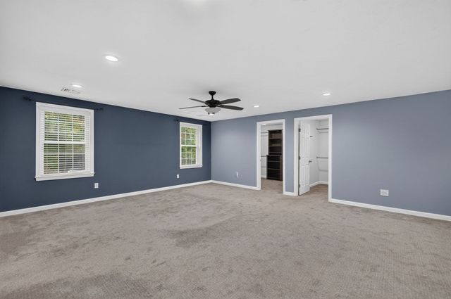 45 Metacomet Ave, Taunton, MA 02718
