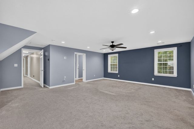 45 Metacomet Ave, Taunton, MA 02718