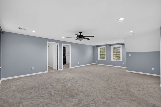 45 Metacomet Ave, Taunton, MA 02718