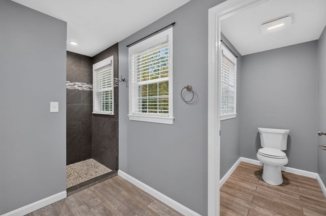 45 Metacomet Ave, Taunton, MA 02718
