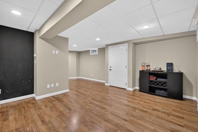 45 Metacomet Ave, Taunton, MA 02718