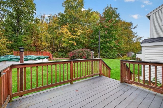 45 Metacomet Ave, Taunton, MA 02718