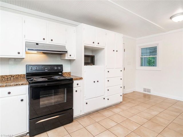 1527 Sherwood Drive, Burlington, NC 27215