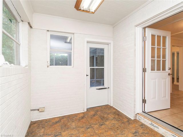 1527 Sherwood Drive, Burlington, NC 27215