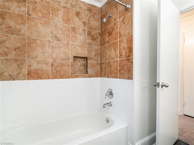 1527 Sherwood Drive, Burlington, NC 27215