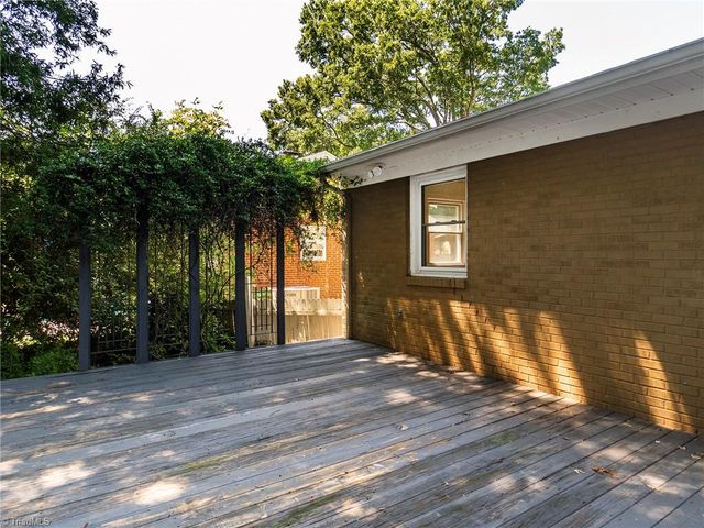 1527 Sherwood Drive, Burlington, NC 27215