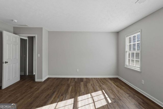 40 Lake Court, Stockbridge, GA 30281