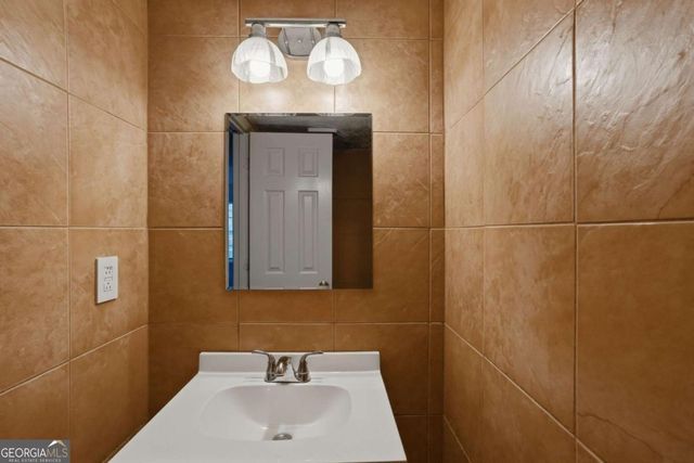 40 Lake Court, Stockbridge, GA 30281