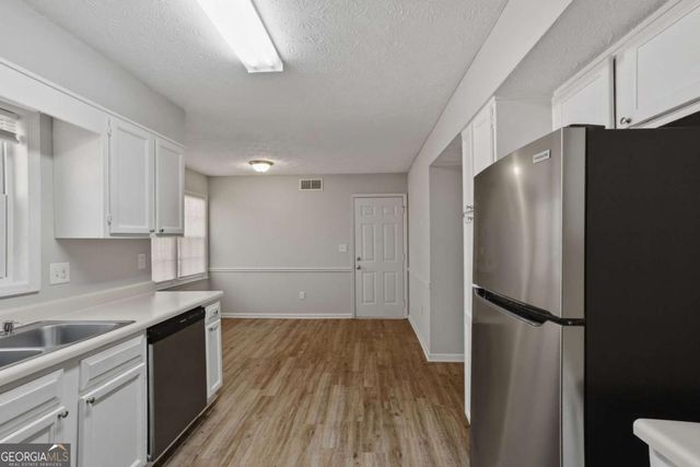40 Lake Court, Stockbridge, GA 30281