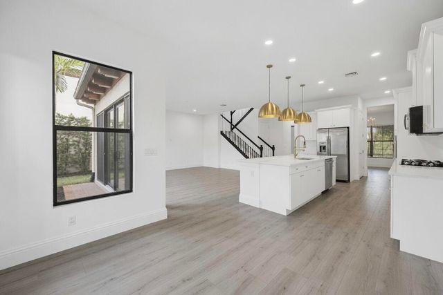 6020 Curie Place, Palm Beach Gardens, FL 33418