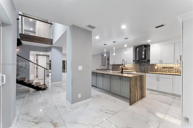 2055 NW 9th Street, Delray Beach, FL 33445