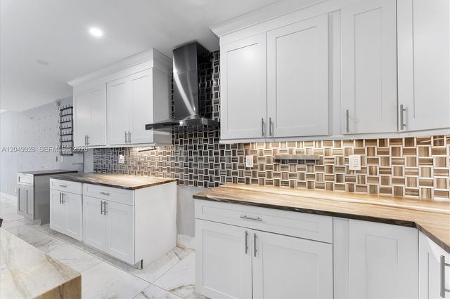 2055 NW 9th Street, Delray Beach, FL 33445