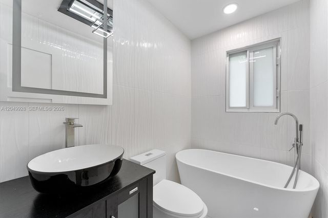2055 NW 9th Street, Delray Beach, FL 33445