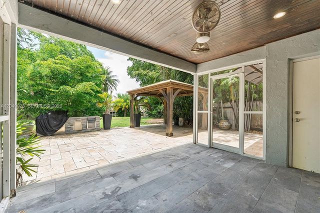 2055 NW 9th Street, Delray Beach, FL 33445