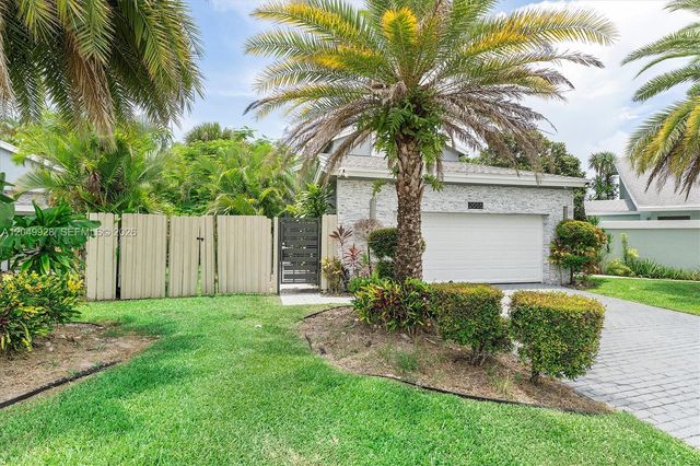 2055 NW 9th Street, Delray Beach, FL 33445