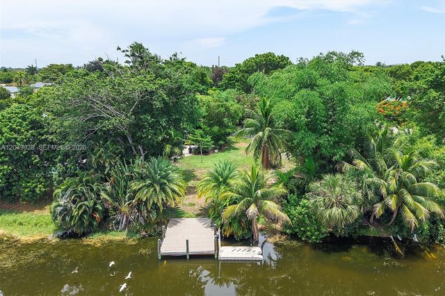 2055 NW 9th Street, Delray Beach, FL 33445