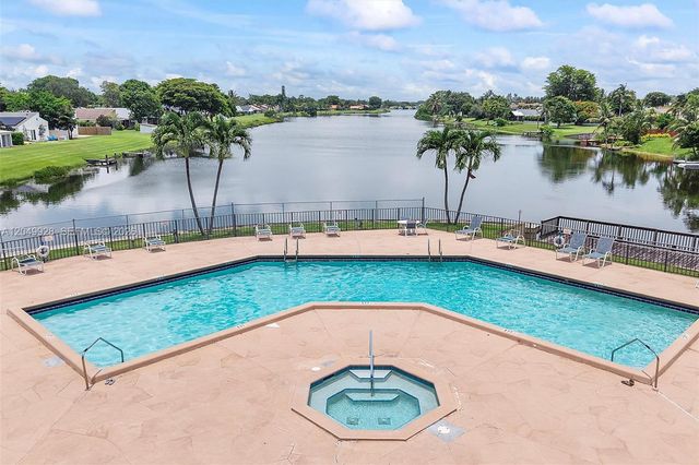 2055 NW 9th Street, Delray Beach, FL 33445