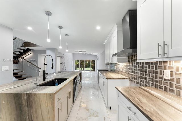 2055 NW 9th Street, Delray Beach, FL 33445
