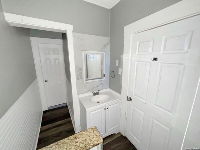 114 Benita, San Antonio, TX 78210