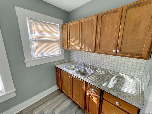 114 Benita, San Antonio, TX 78210