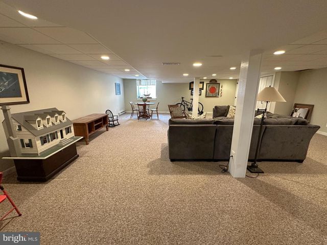 613 SHEARER ST, North Wales, PA 19454