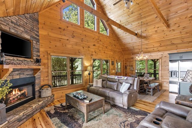 16 Enchanting Circle, Morganton, GA 30560