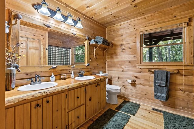 16 Enchanting Circle, Morganton, GA 30560