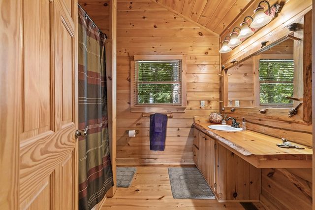 16 Enchanting Circle, Morganton, GA 30560