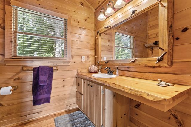 16 Enchanting Circle, Morganton, GA 30560